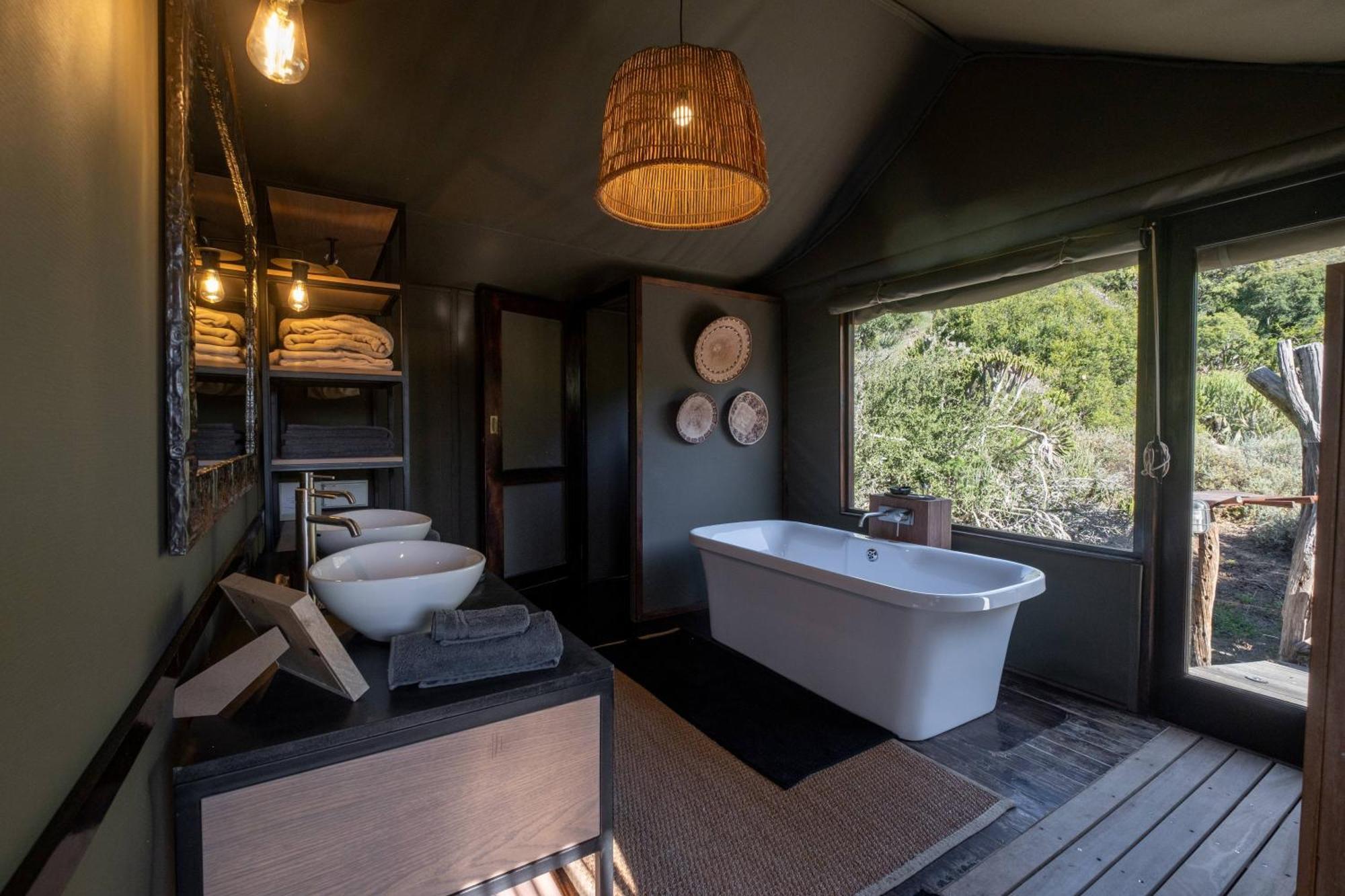 Hillsnek Safari Camp - Amakhala Game Reserve ภายนอก รูปภาพ