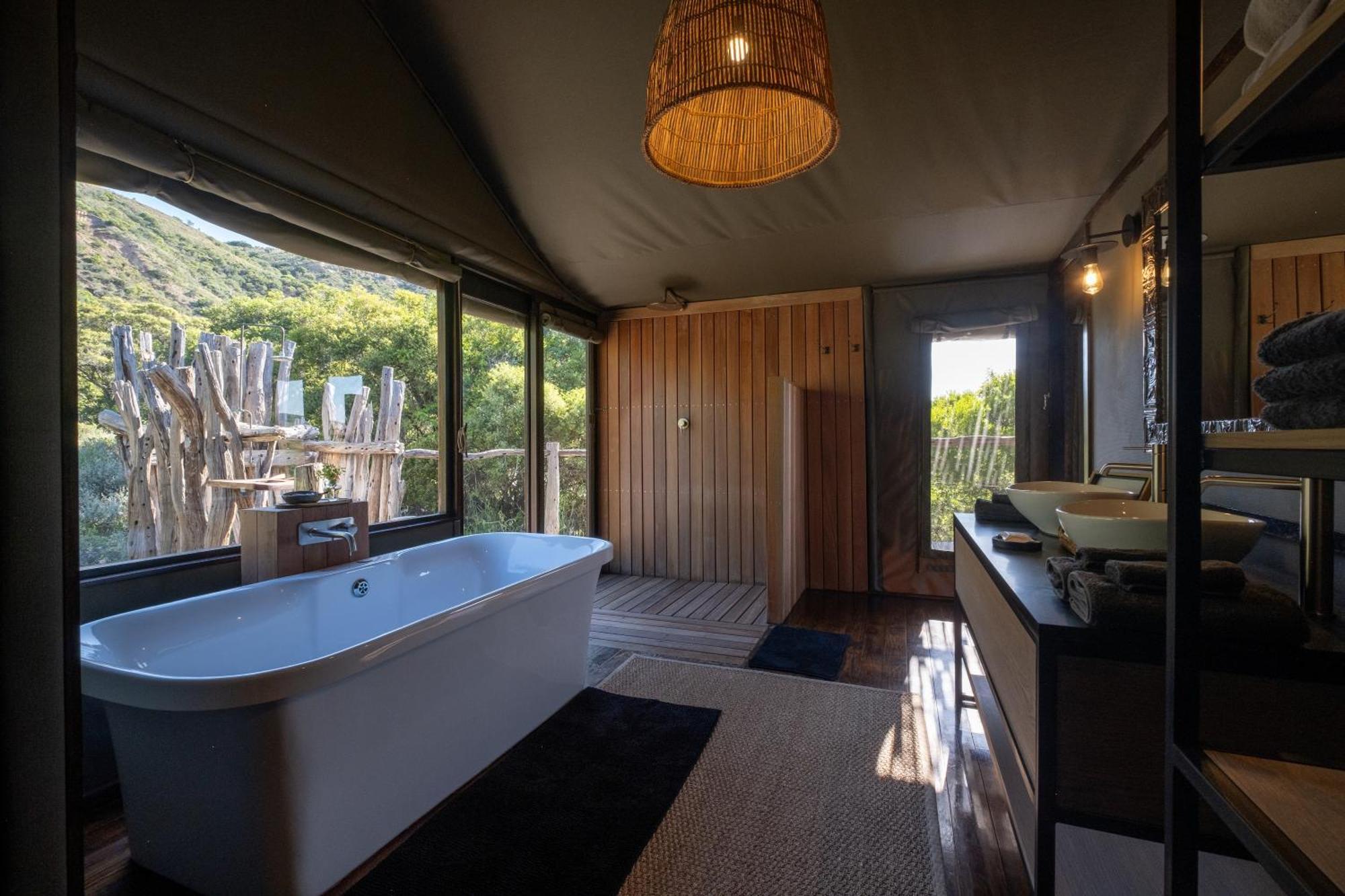 Hillsnek Safari Camp - Amakhala Game Reserve ภายนอก รูปภาพ