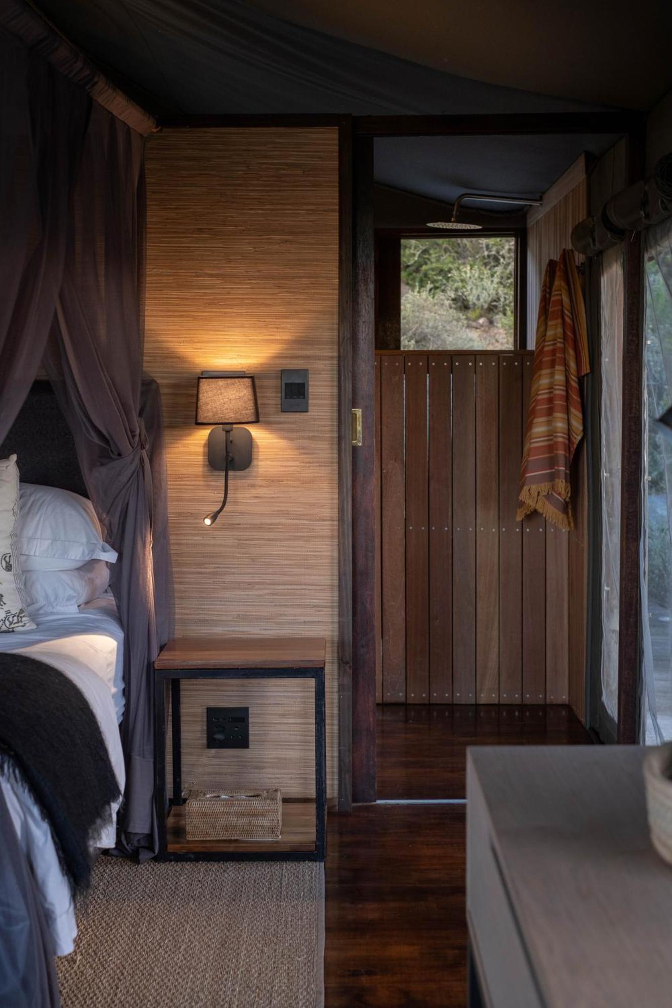 Hillsnek Safari Camp - Amakhala Game Reserve ภายนอก รูปภาพ